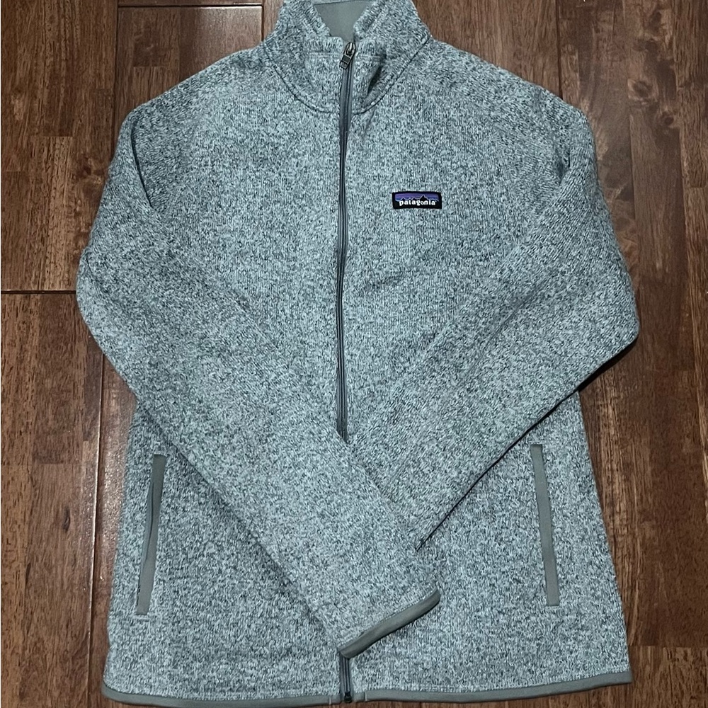 NWOT Patagonia Woman’s Grey Jacket